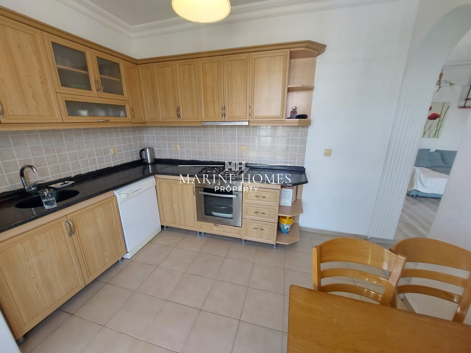 3+1 DUPLEX FLAT WITH POOL IN CENTRAL LOCATION IN FETHIYE