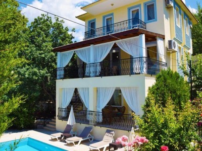 VILLA ROSE