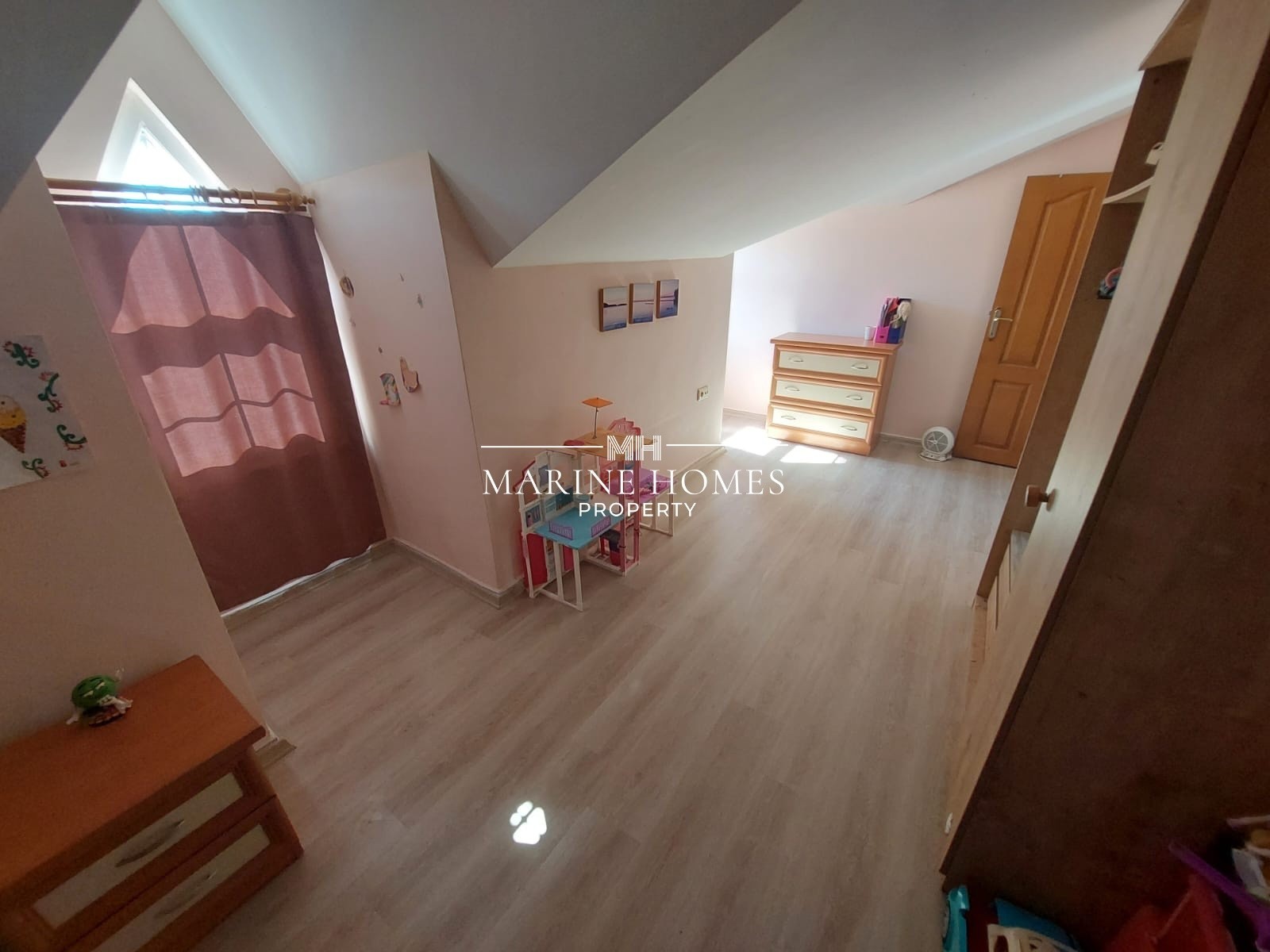 3+1 DUPLEX FLAT WITH POOL IN CENTRAL LOCATION IN FETHIYE