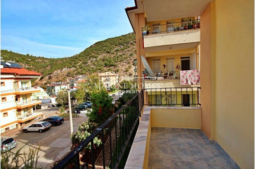 Ölüdeniz Caddesi Üzerinde Deniz Manzaralı Satılık 2+1 Daire