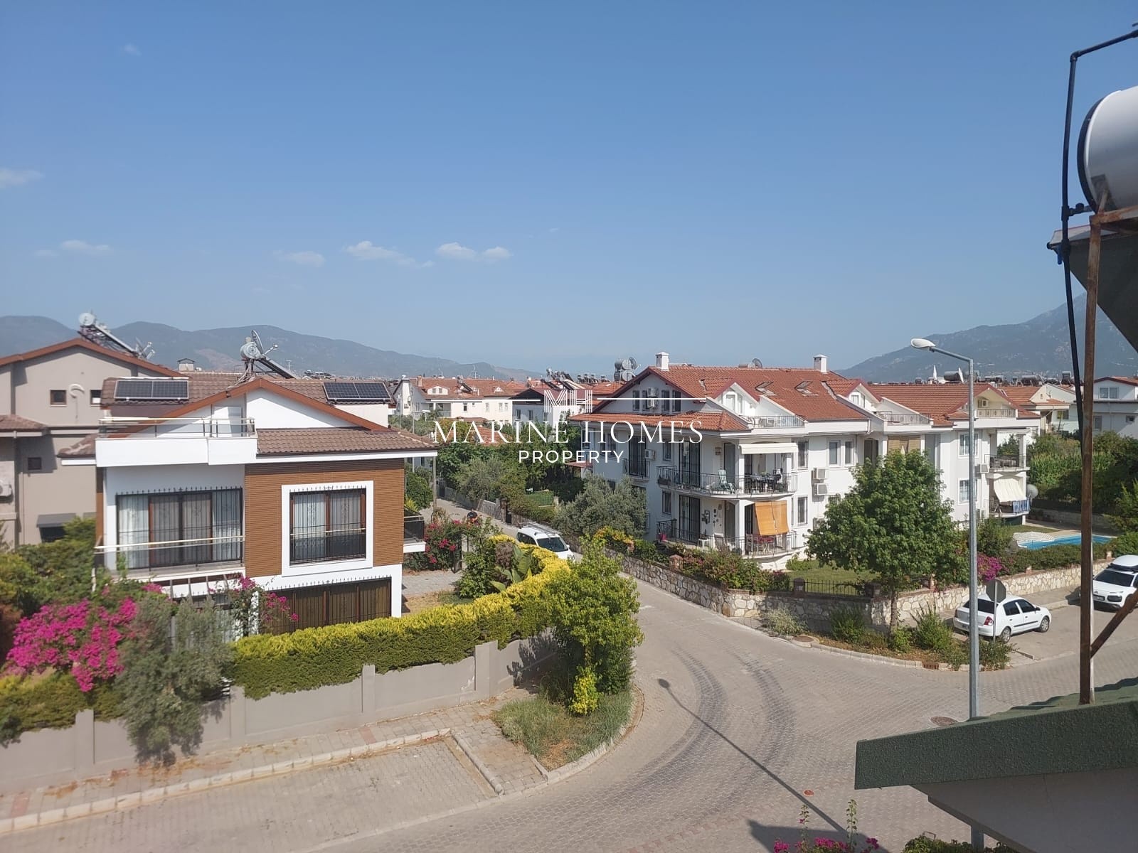 3+1 DUPLEX FLAT WITH POOL IN CENTRAL LOCATION IN FETHIYE