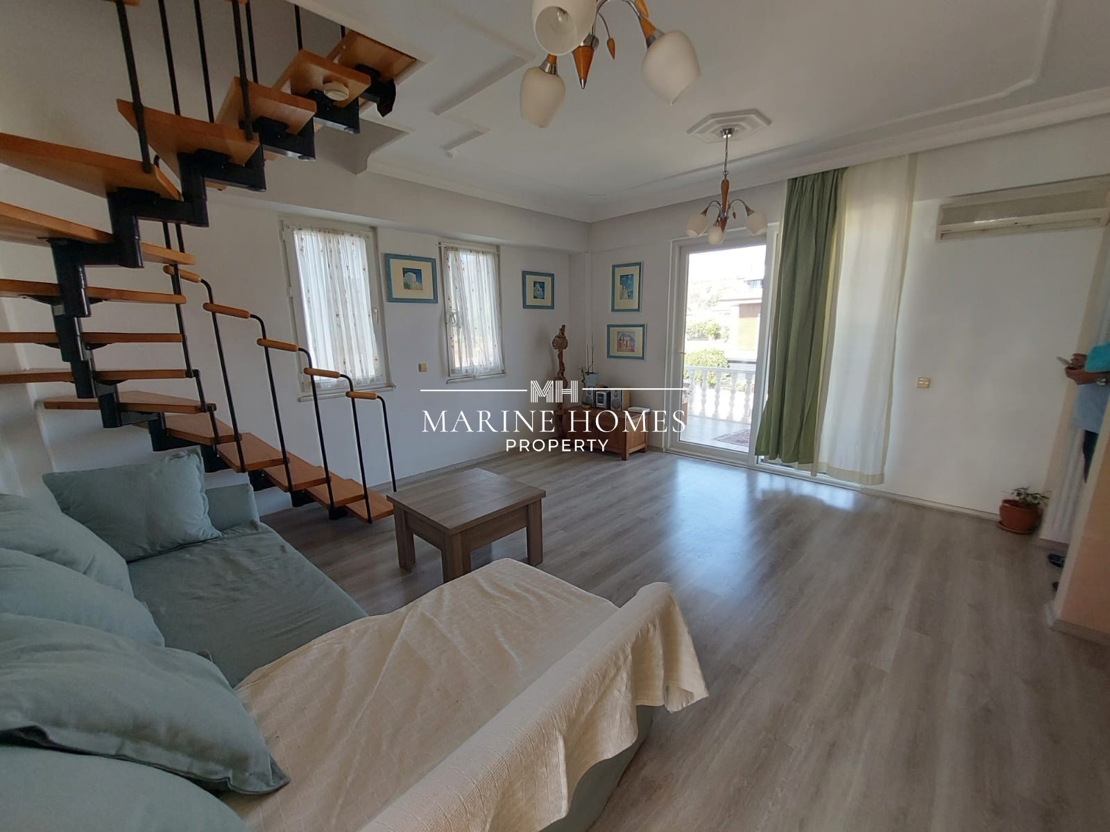 3+1 DUPLEX FLAT WITH POOL IN CENTRAL LOCATION IN FETHIYE