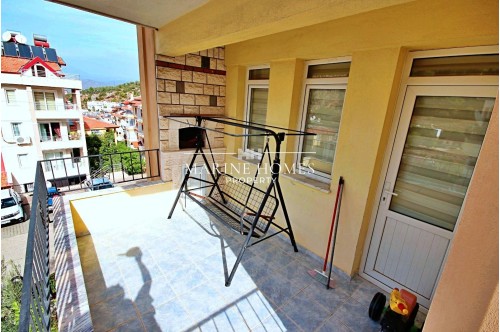 Ölüdeniz Caddesi Üzerinde Deniz Manzaralı Satılık 2+1 Daire