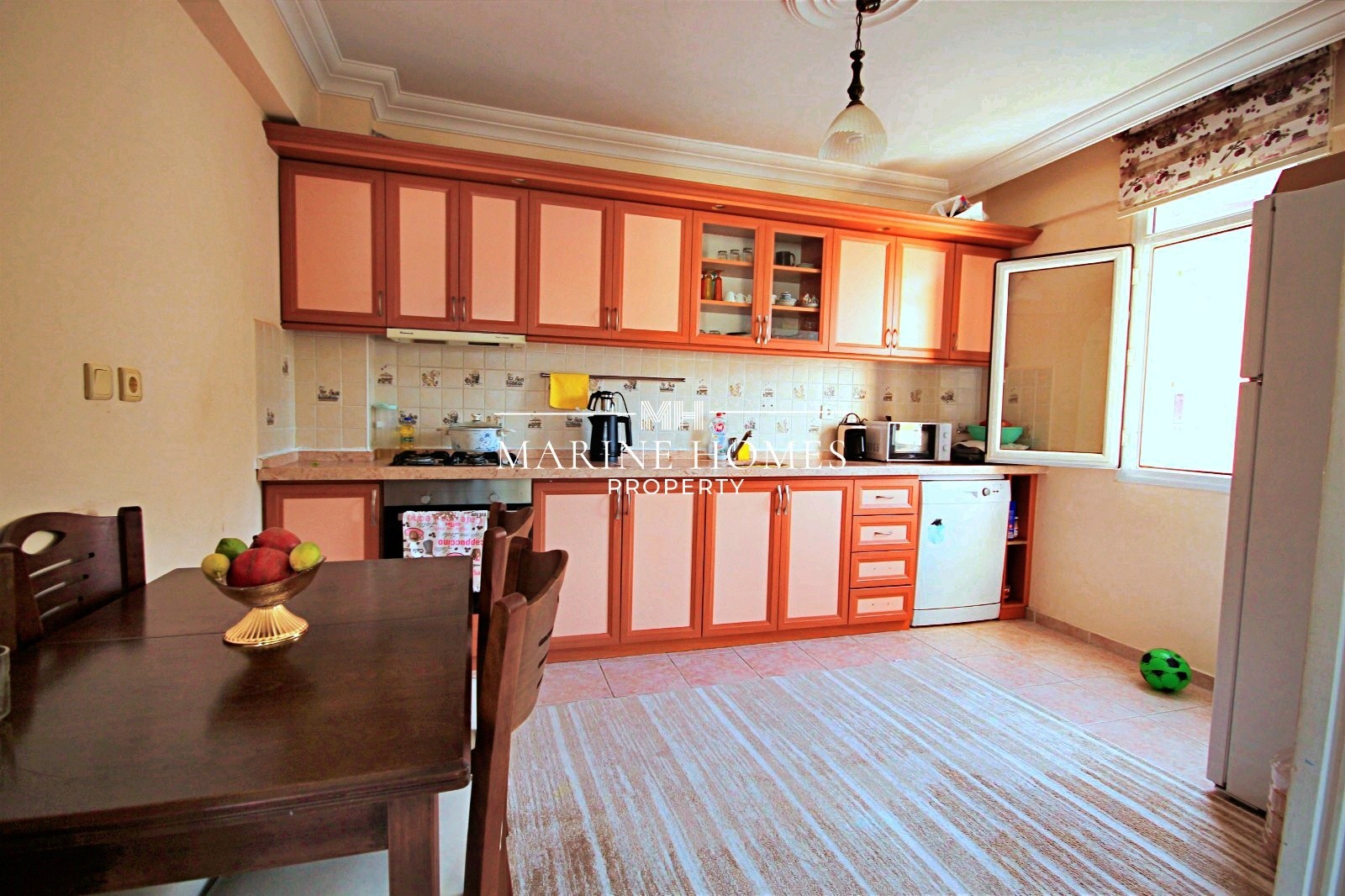 Ölüdeniz Caddesi Üzerinde Deniz Manzaralı Satılık 2+1 Daire