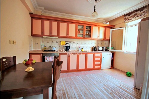 Ölüdeniz Caddesi Üzerinde Deniz Manzaralı Satılık 2+1 Daire