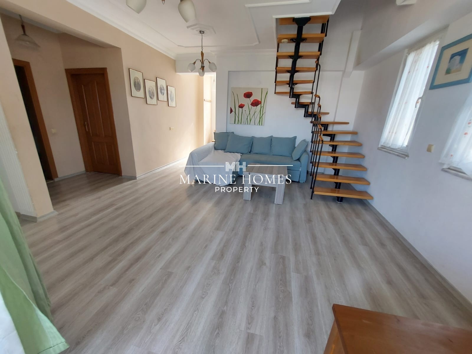 3+1 DUPLEX FLAT WITH POOL IN CENTRAL LOCATION IN FETHIYE