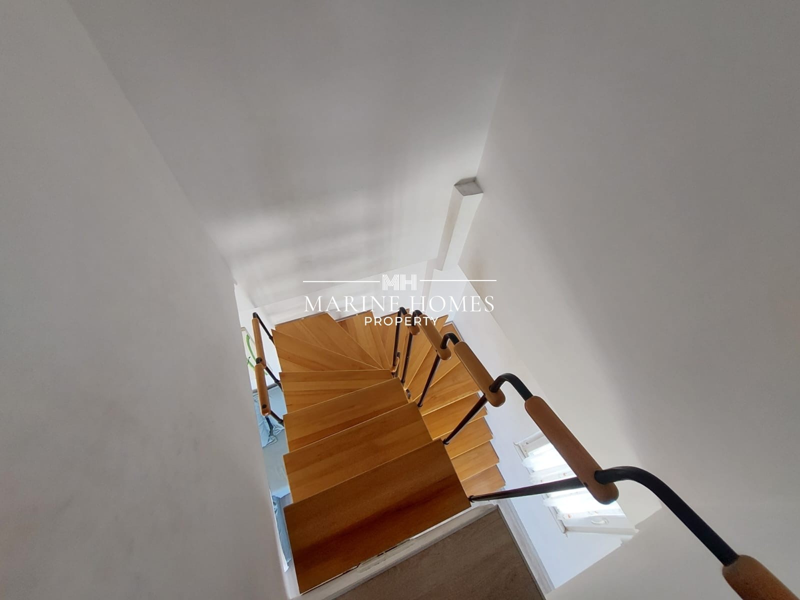 3+1 DUPLEX FLAT WITH POOL IN CENTRAL LOCATION IN FETHIYE