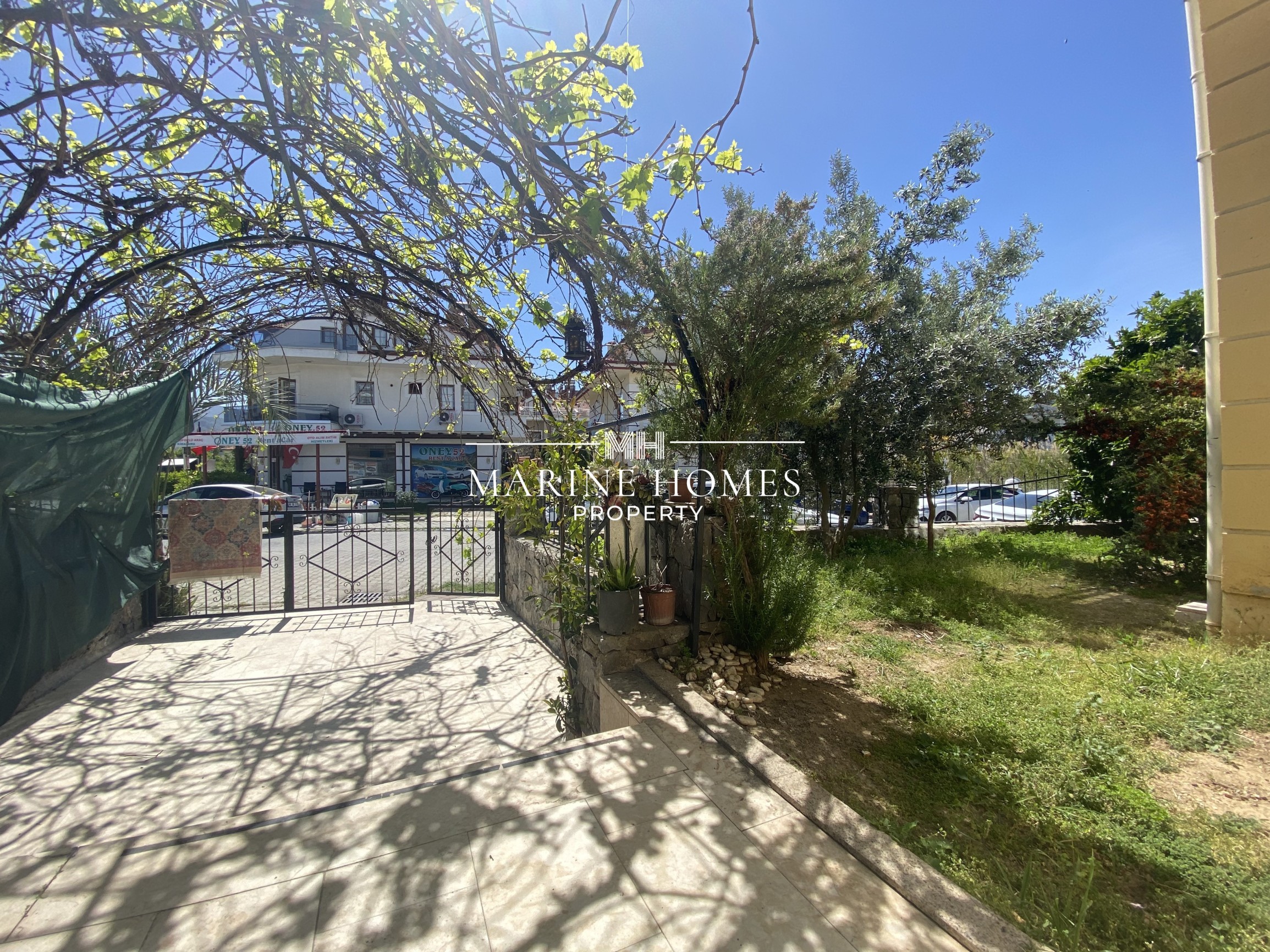 Babataşı Mahallesinde Sahile 300 Metre Mesafe Satılık 3+1 Villa