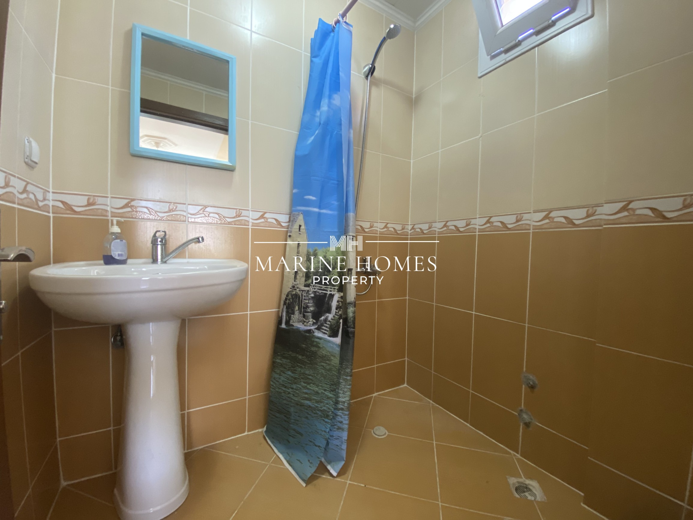 Babataşı Mahallesinde Sahile 300 Metre Mesafe Satılık 3+1 Villa