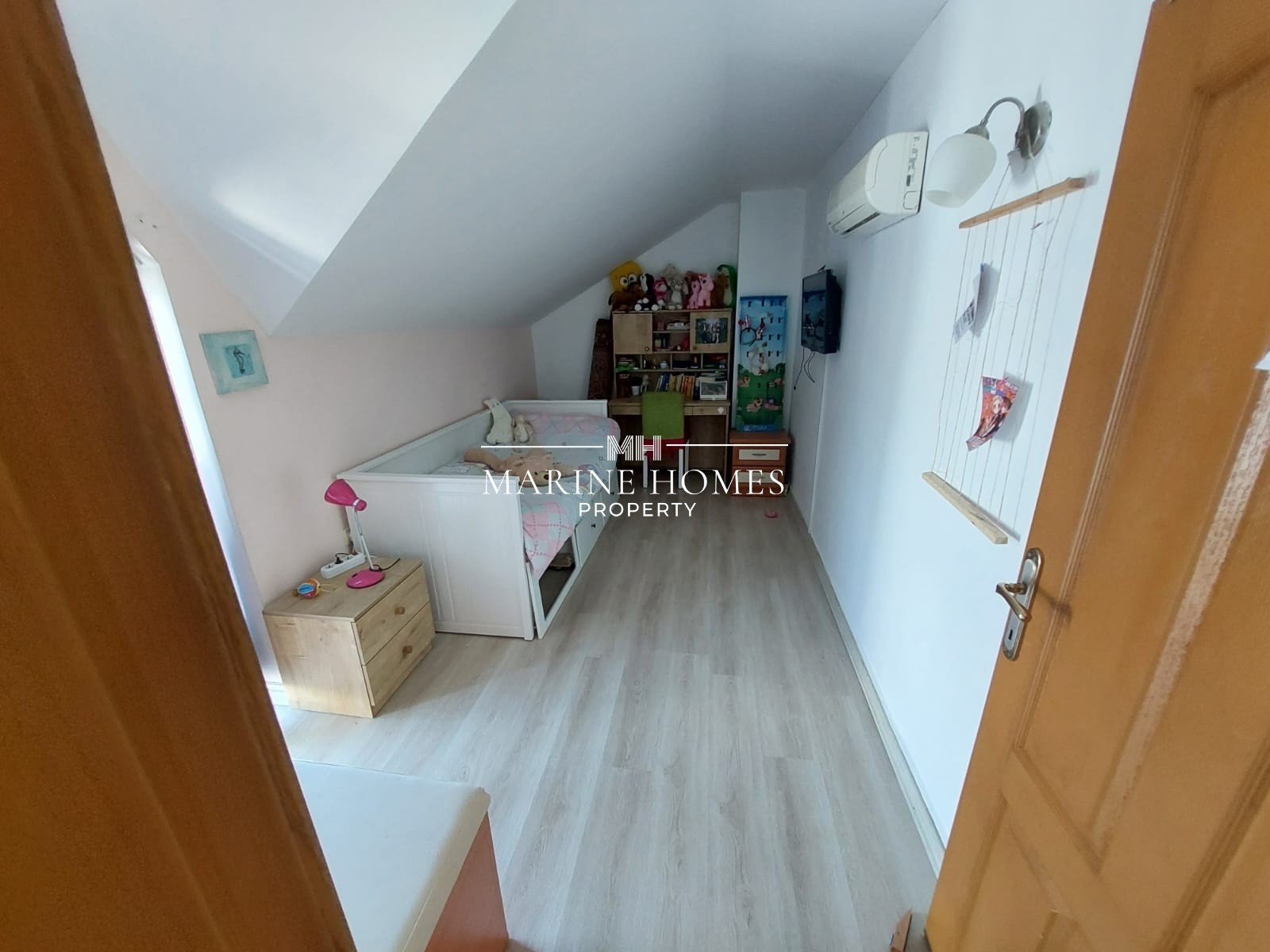 3+1 DUPLEX FLAT WITH POOL IN CENTRAL LOCATION IN FETHIYE