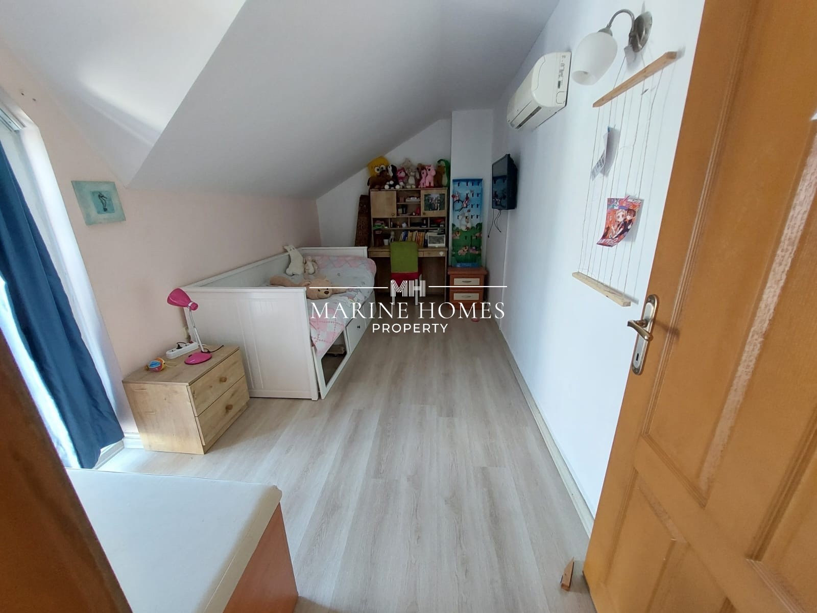 3+1 DUPLEX FLAT WITH POOL IN CENTRAL LOCATION IN FETHIYE