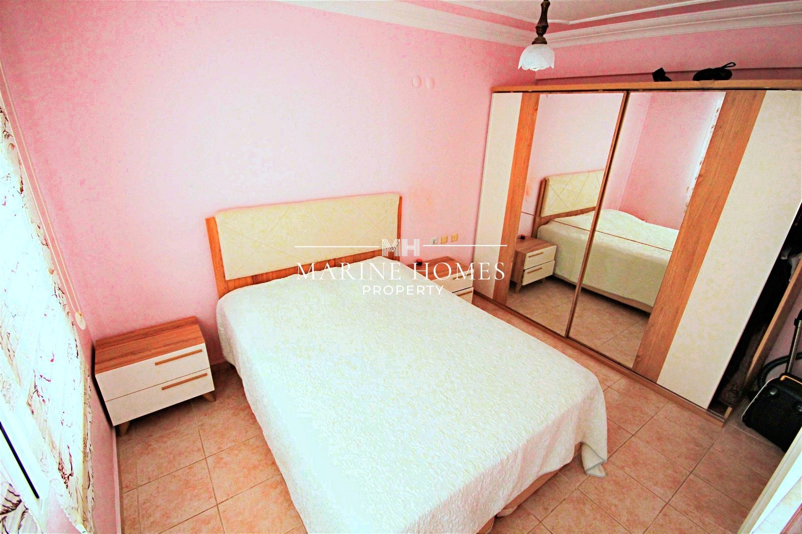 Ölüdeniz Caddesi Üzerinde Deniz Manzaralı Satılık 2+1 Daire