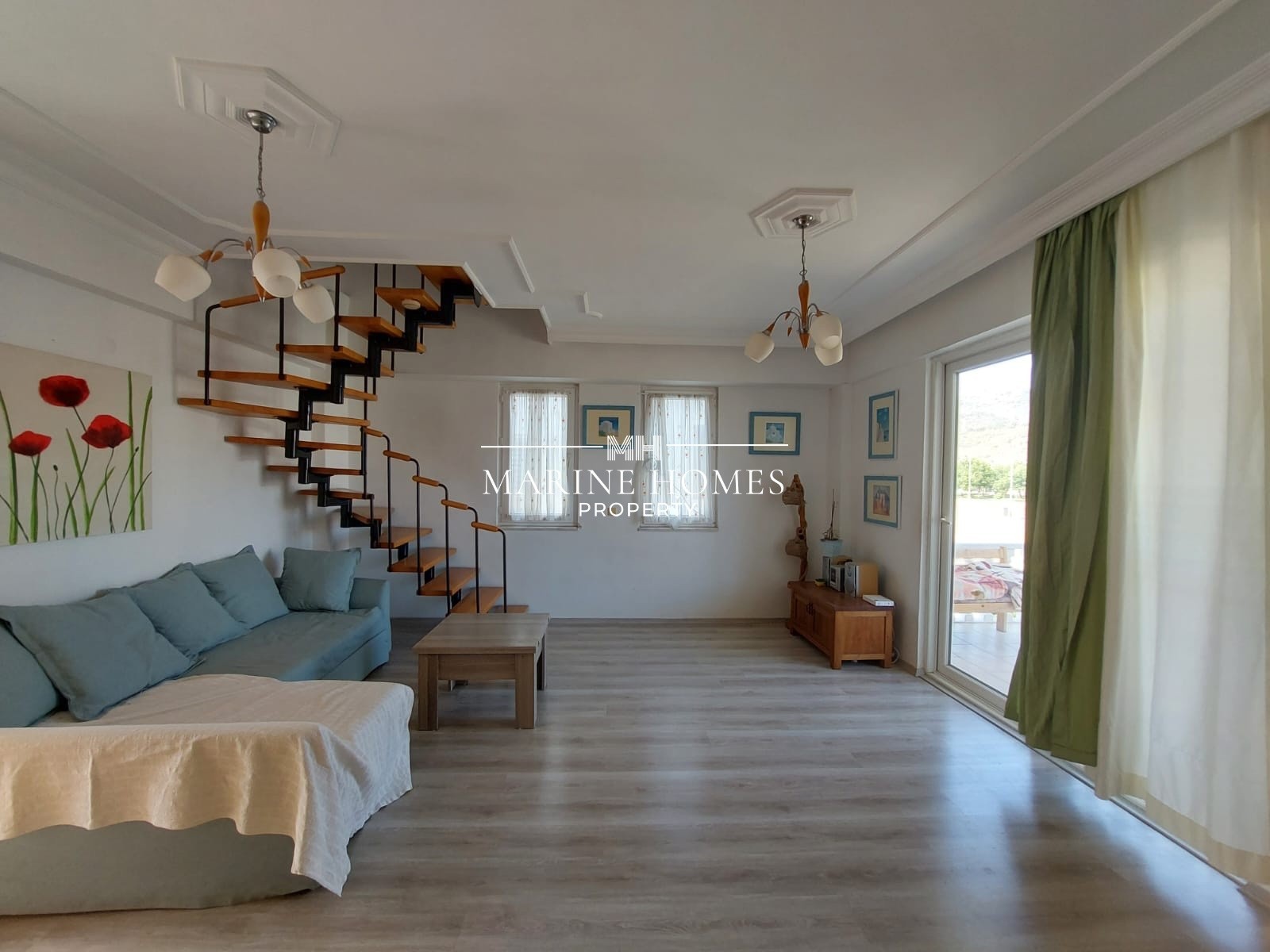 3+1 DUPLEX FLAT WITH POOL IN CENTRAL LOCATION IN FETHIYE