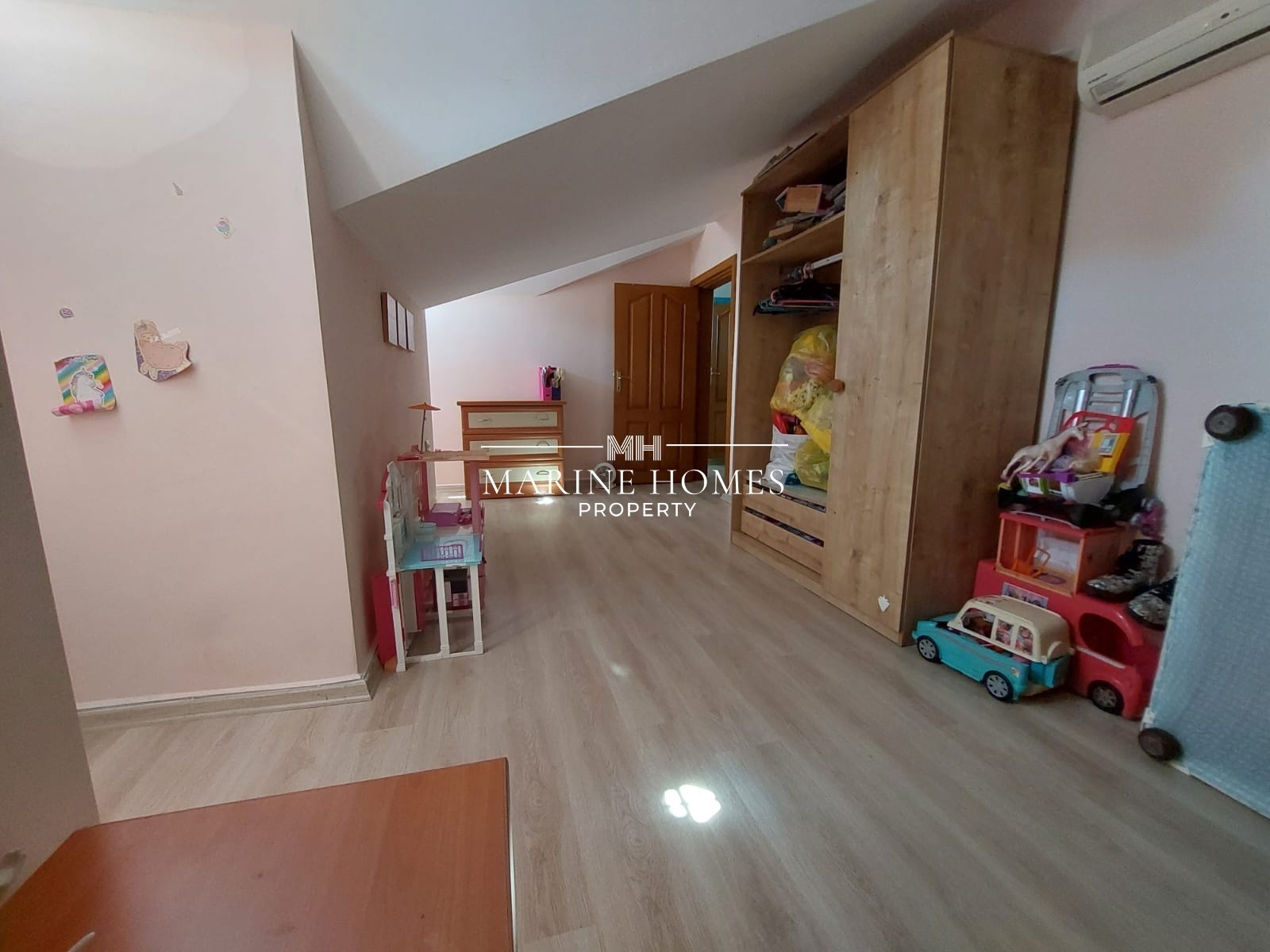 3+1 DUPLEX FLAT WITH POOL IN CENTRAL LOCATION IN FETHIYE