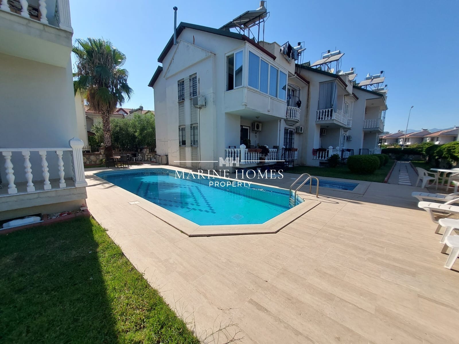 3+1 DUPLEX FLAT WITH POOL IN CENTRAL LOCATION IN FETHIYE