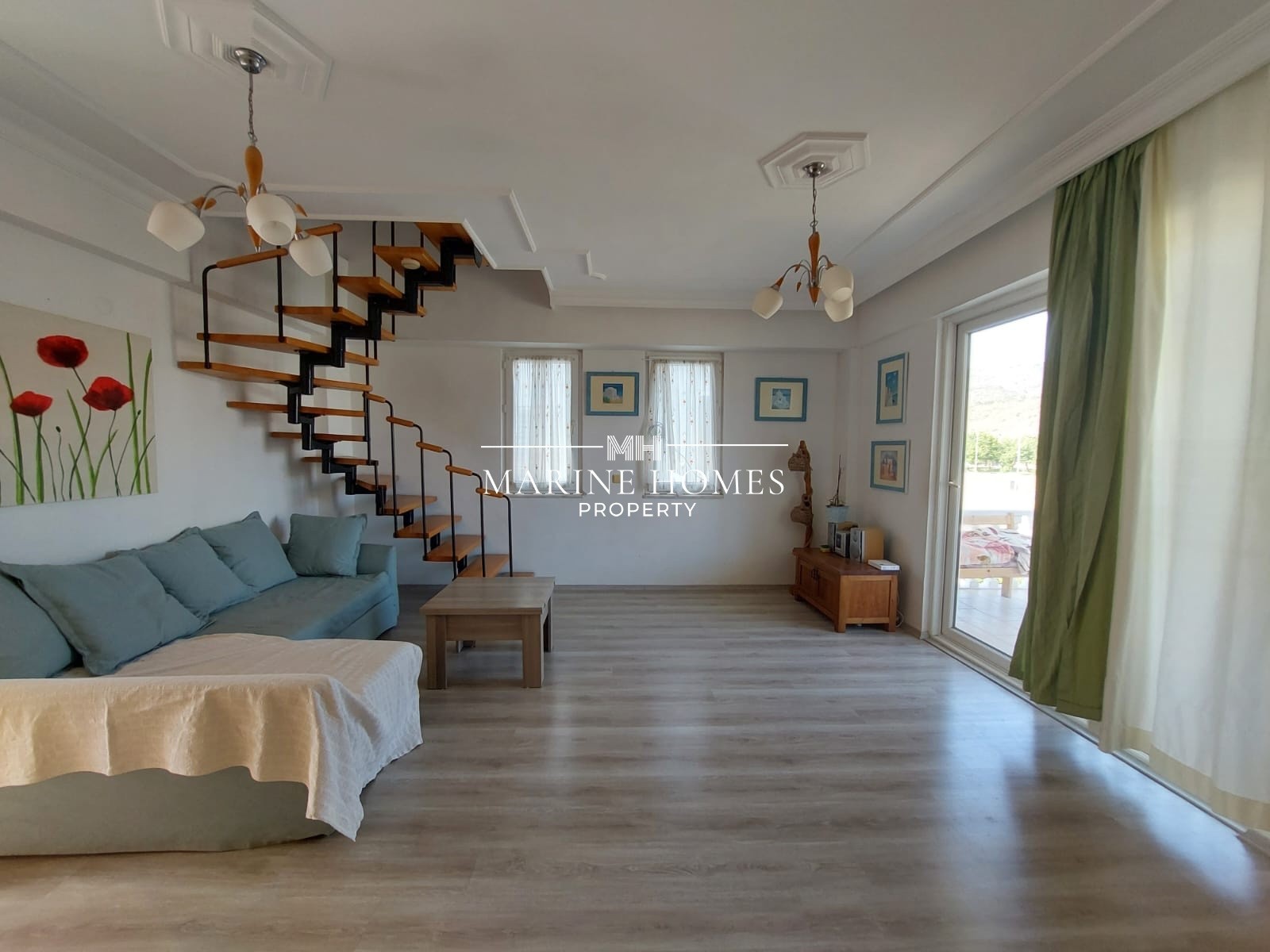 3+1 DUPLEX FLAT WITH POOL IN CENTRAL LOCATION IN FETHIYE