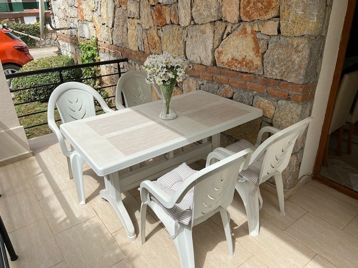 FOR SALE 2 BEDROOM APARTMENT