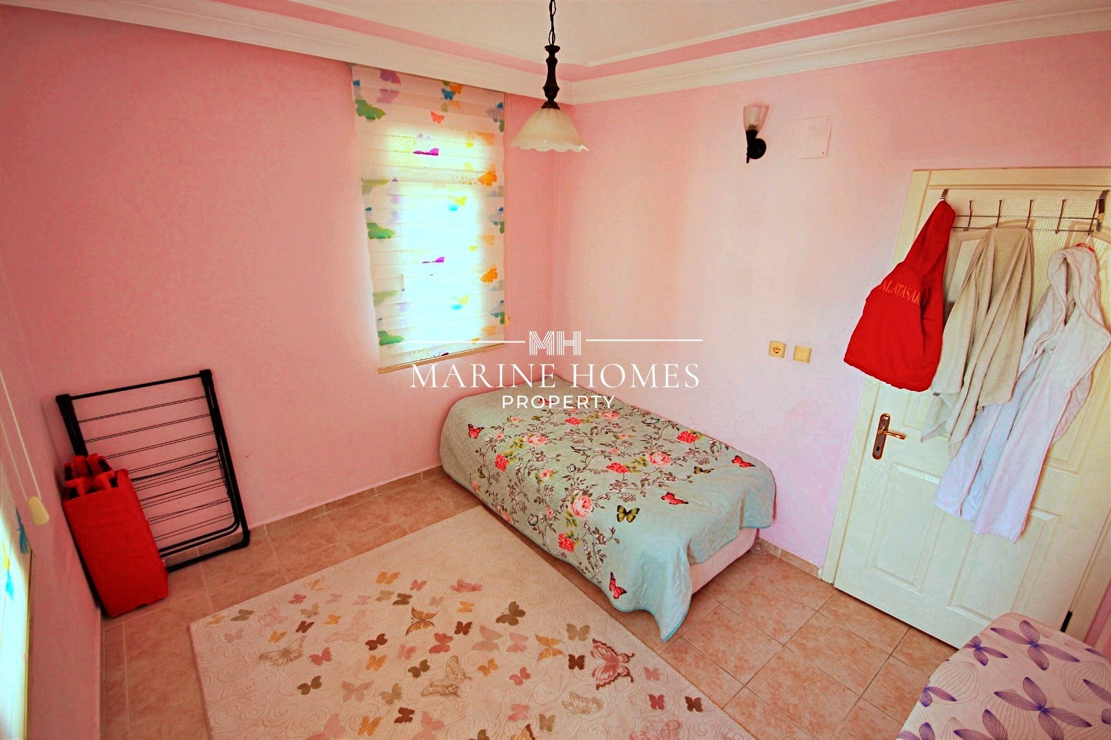 Ölüdeniz Caddesi Üzerinde Deniz Manzaralı Satılık 2+1 Daire