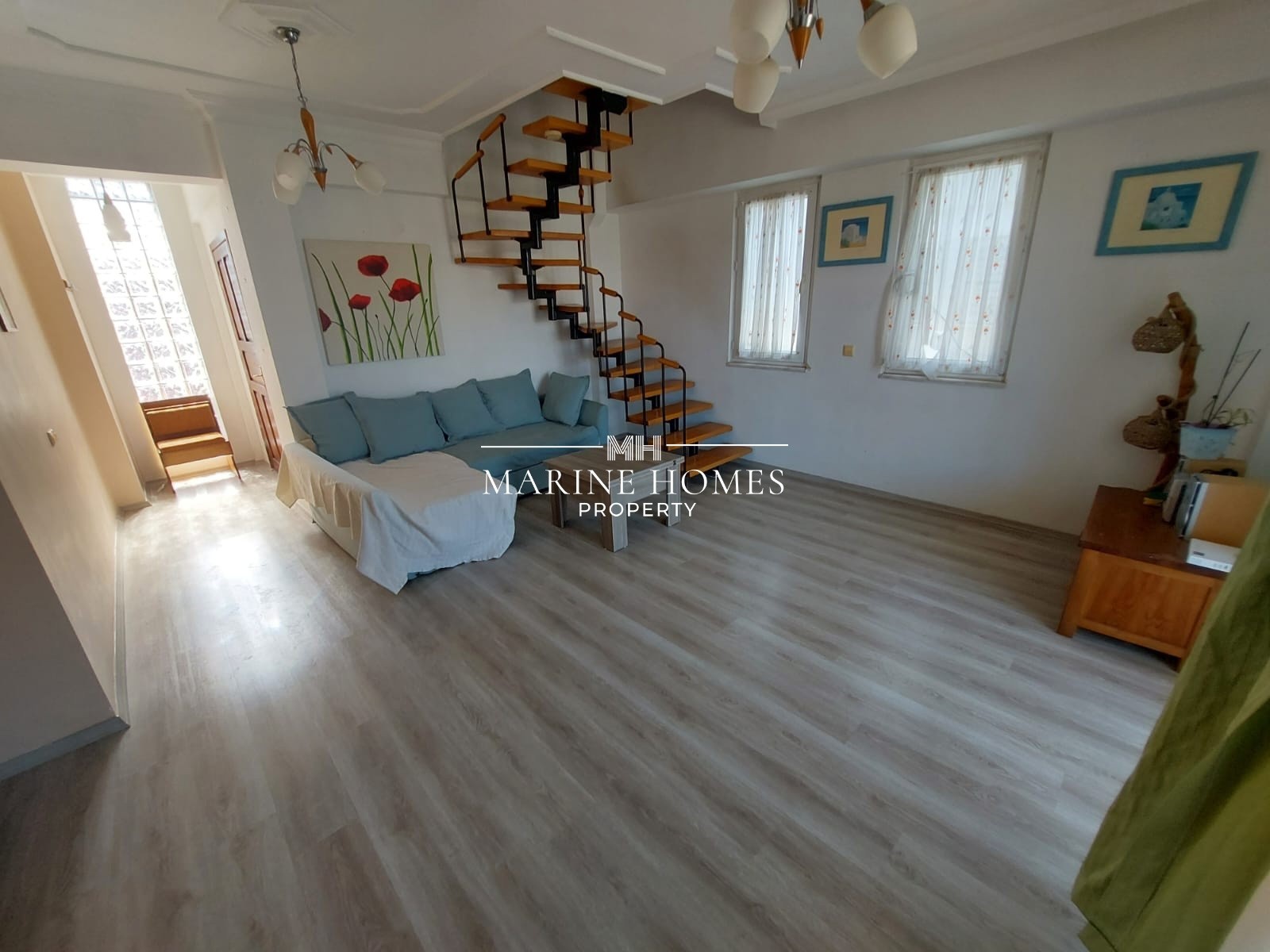 3+1 DUPLEX FLAT WITH POOL IN CENTRAL LOCATION IN FETHIYE