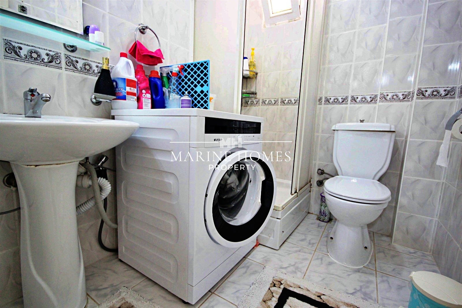 Ölüdeniz Caddesi Üzerinde Deniz Manzaralı Satılık 2+1 Daire