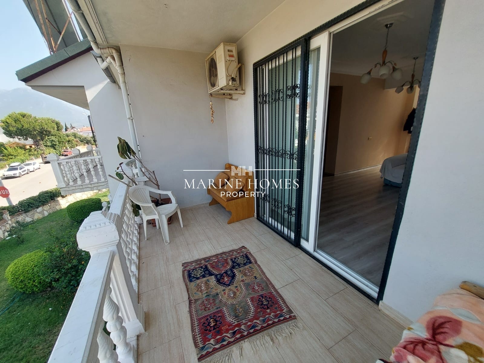 3+1 DUPLEX FLAT WITH POOL IN CENTRAL LOCATION IN FETHIYE